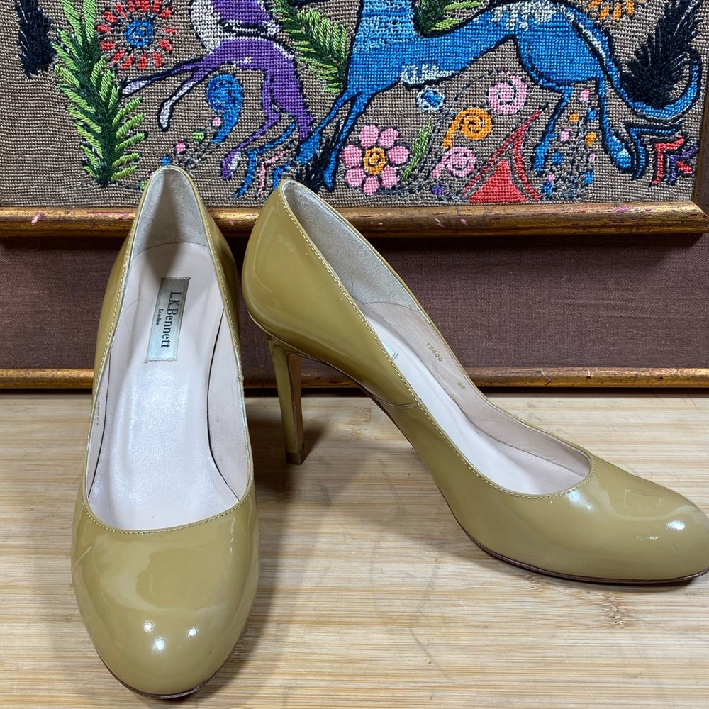 L. K. Bennett London camel brown patent leather pumps 3.75” heels sz 38 / 7